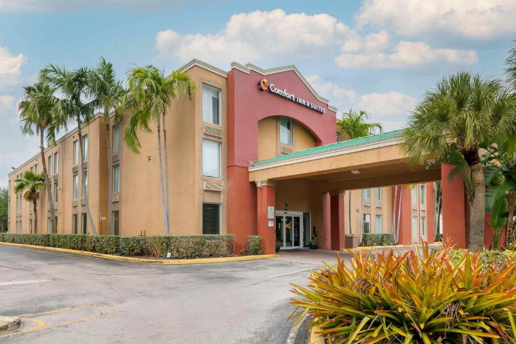 Comfort Inn & Suites Fort Lauderdale West Turnpike image