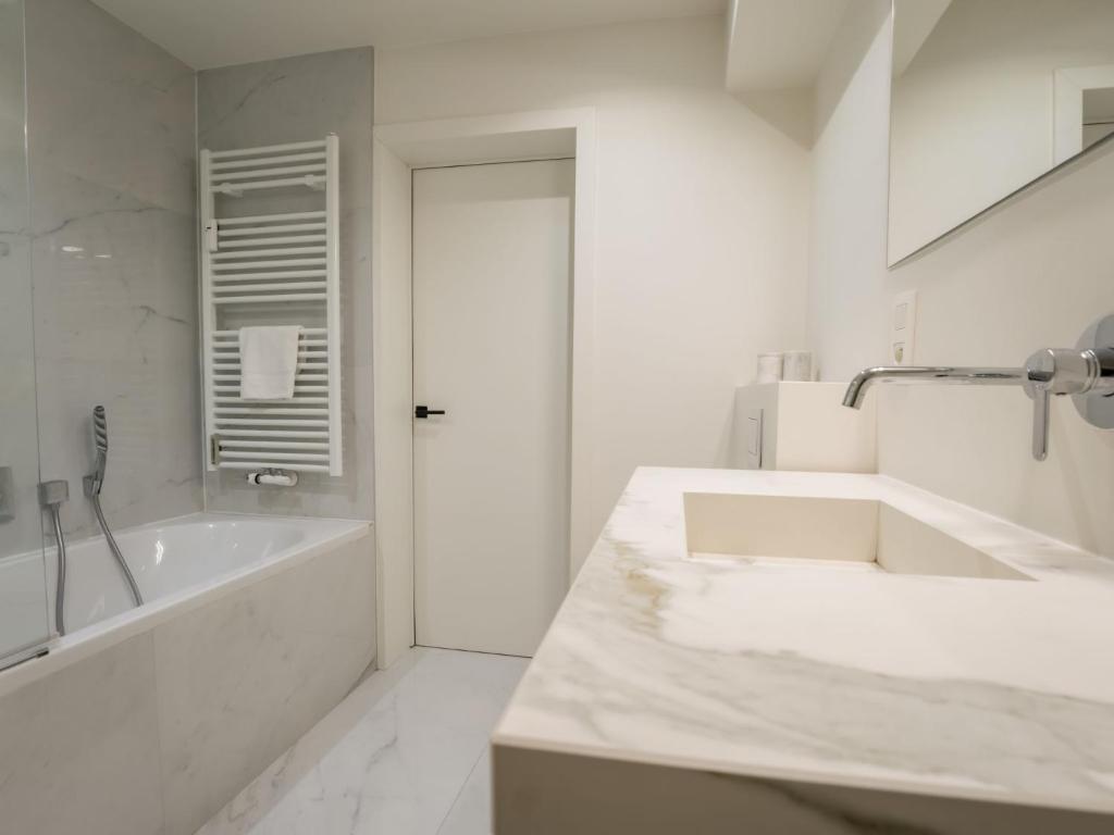 Apartment Chateauneuf with parking by Interhome photo 4