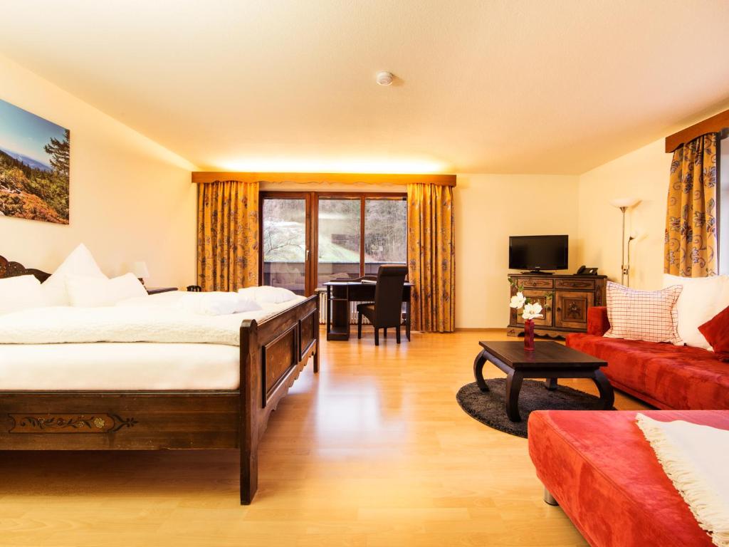 Двухместный (Улучшенный двухместный номер с 1 кроватью), RelaxHotel Tannenhof