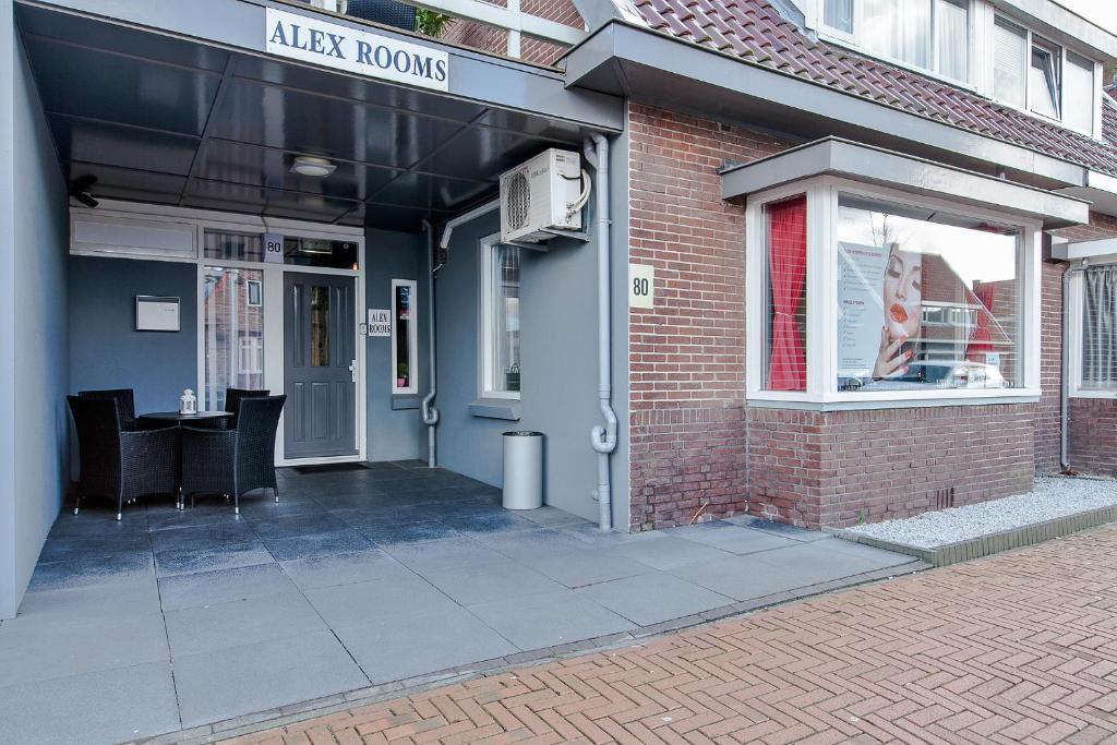 Alex Rooms photo 3