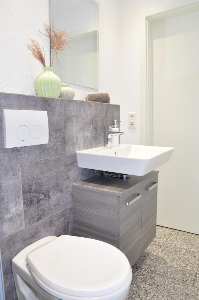 N37 -modern eingerichtete Zimmer in ruhiger Lage Room Type - Double Room with Private Bathroom