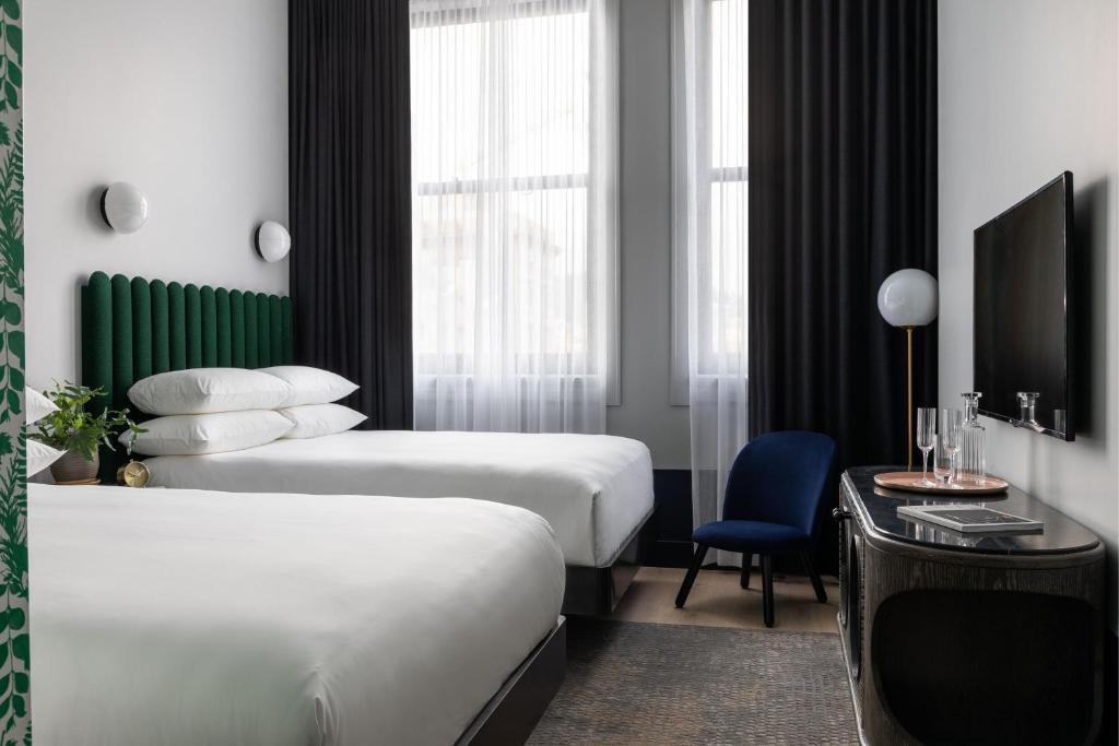 Woodlark Hotel Portland, a Tribute Portfolio Hotel Room Type - Queen Room with City View