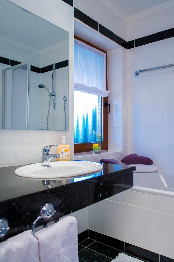 Landhotel Zur Post photo 2