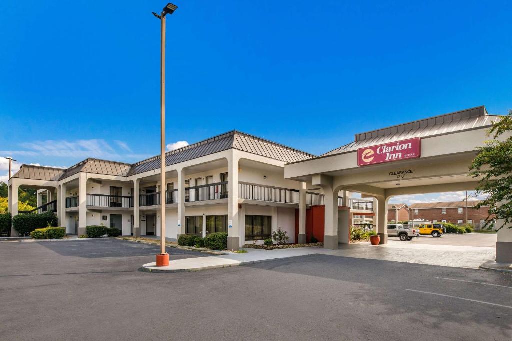 Clarion Inn image