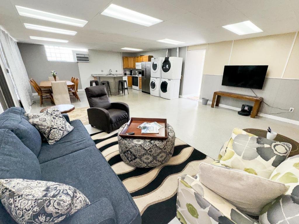3 Bedroom, 1 Bath, Ranch Style image