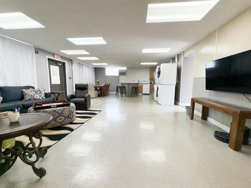 4 Bedroom, 2 Bath, Ranch Style image