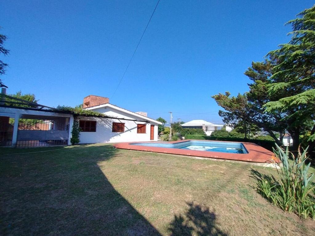 Casa con pileta cómoda y equipada photo 1