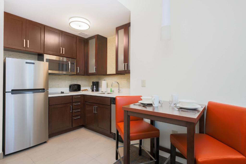 Residence Inn by Marriott San Jose Airport image