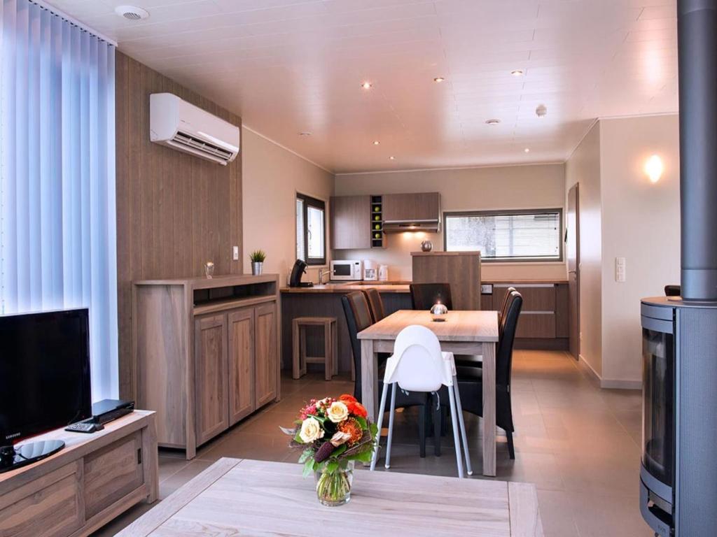 Elegant 3 Bedroom Villa with Sauna photo 2