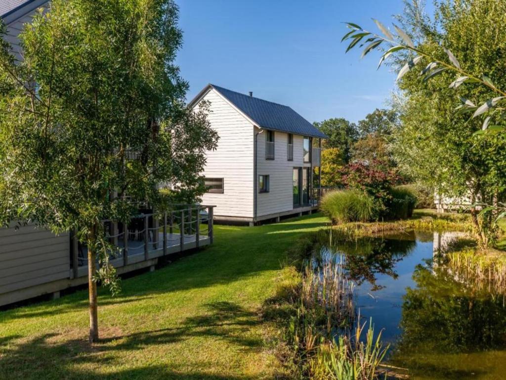 Spacious Villa with Sauna and Fireplace