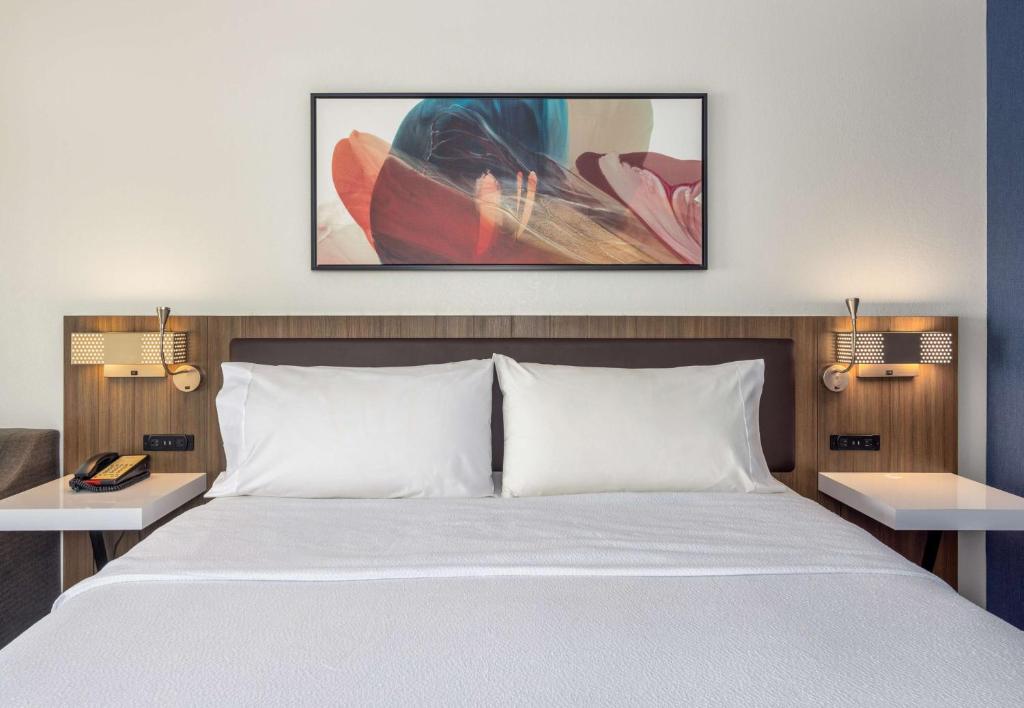 Hilton Garden Inn Chicago / Oak Brook image