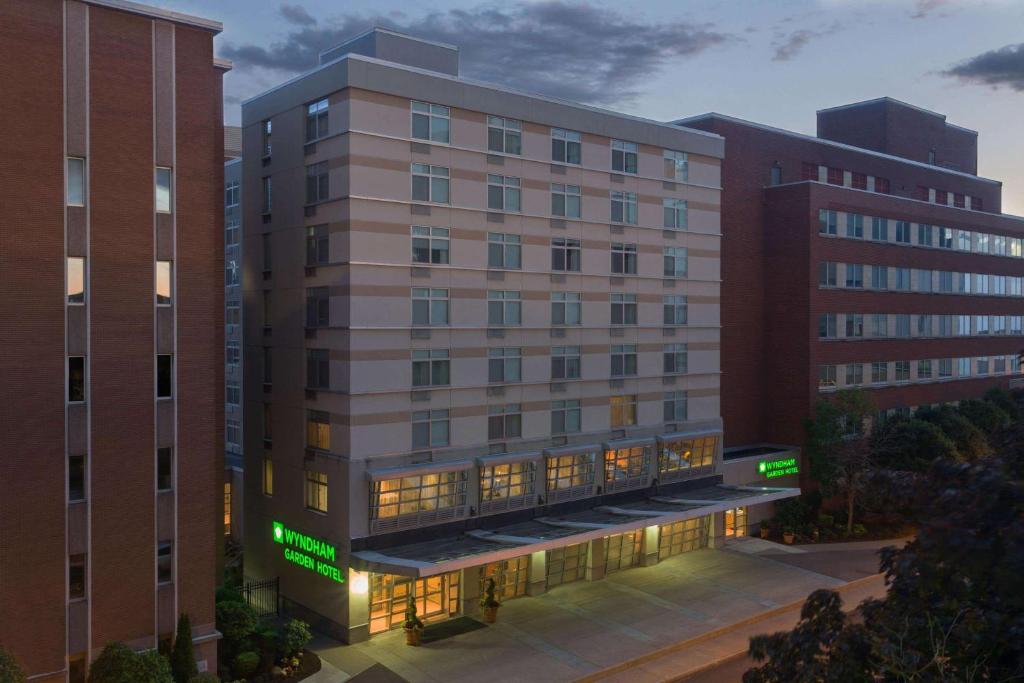 Wyndham Garden Buffalo Downtown image