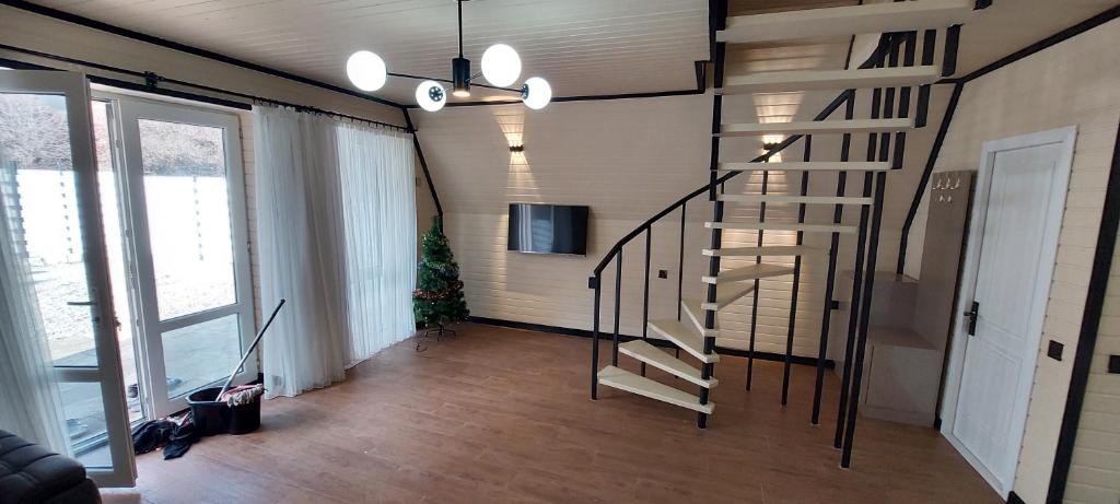 White A-frame photo 4