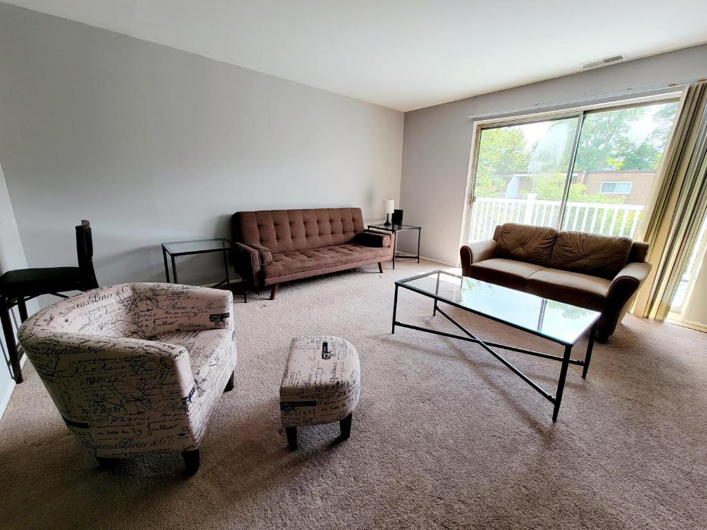 Quiet, Comfortable Safe, Elkins Park-wparking image