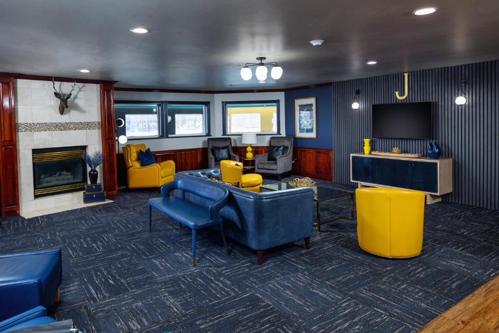 Hotel J Green Bay image