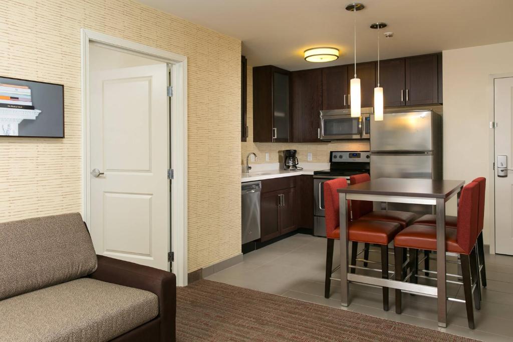 Residence Inn by Marriott Kansas City at The Legends image