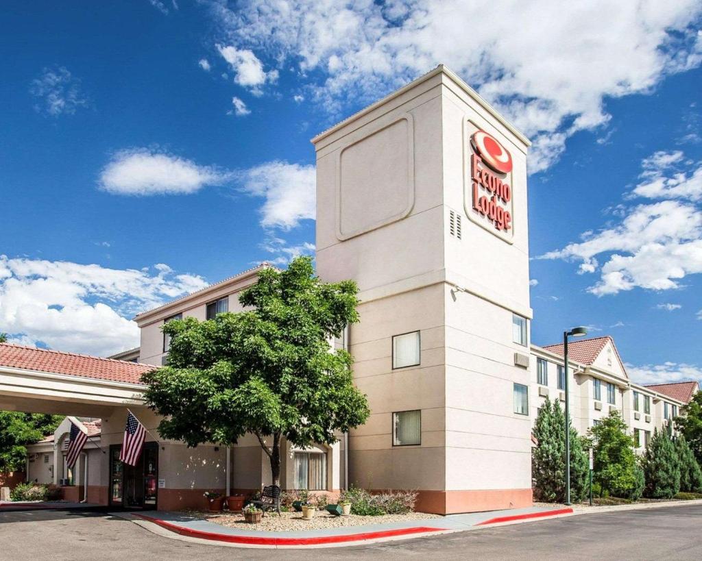Econo Lodge Denver International Airport image