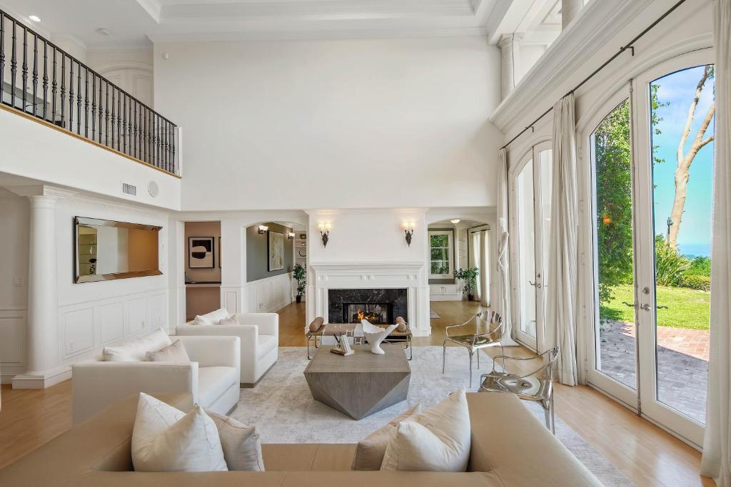 Savona Sanctuary Estate - Tap to explore photos