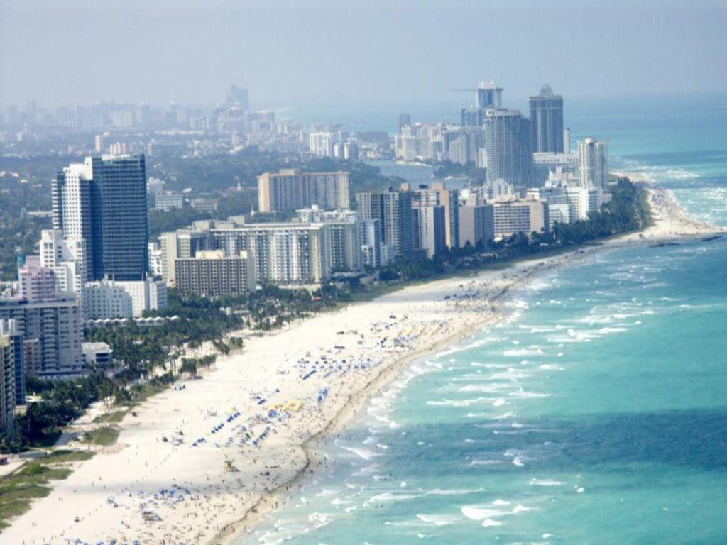 Sunny Studio Oasis Miami Beach Tranquil Hideaway image