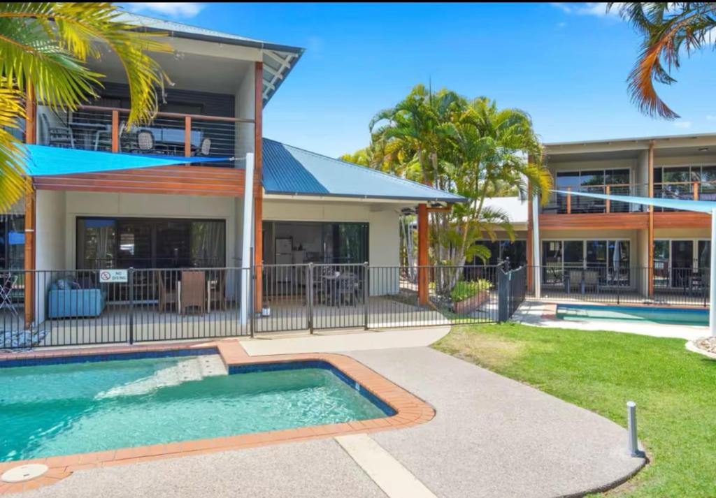 Pool Side Holiday Home photo 1