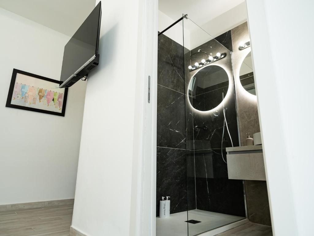 Felix Rooms Room Type - Double Room with Private Bathroom