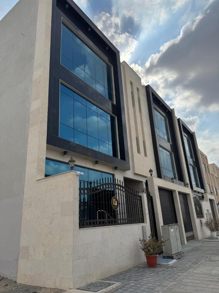 Luxurious 6 Bedroom Villa in Abu Dhabi- Group Getaway
