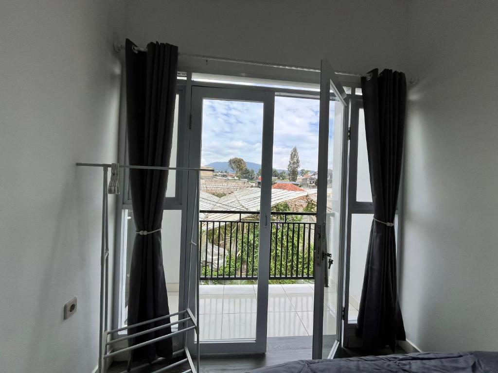 Two Bed Rooms House at Parongpong Near Lembang photo 4