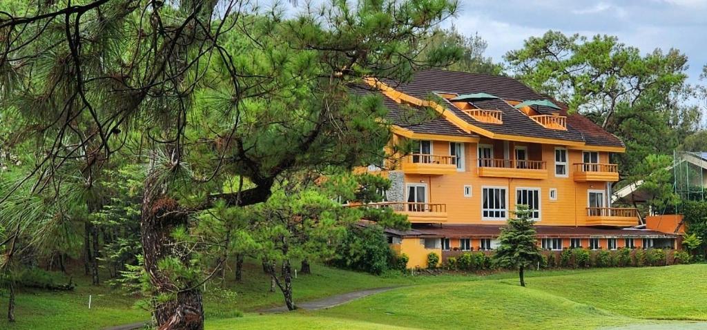 Orange House A#1 Camp John Hay nr Eco Trails, Baguio