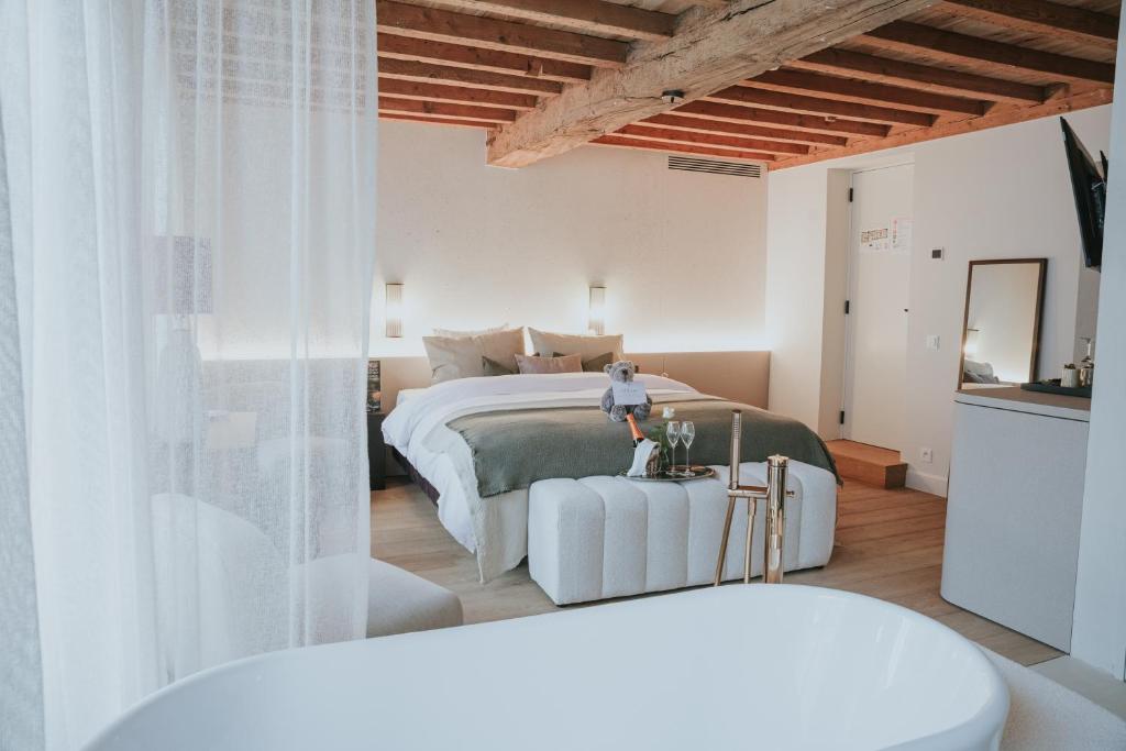 The Burgundy - Boutique B&B photo 3