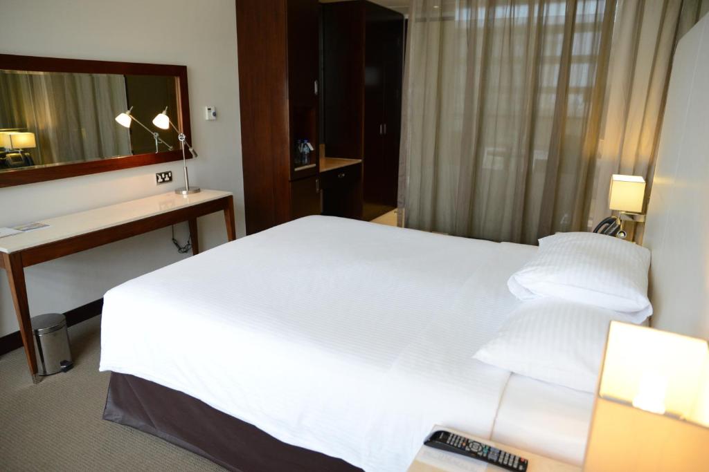 Двухместный (Номер Centro - кровать размера «queen-size»), Отель Centro Yas Island-by Rotana