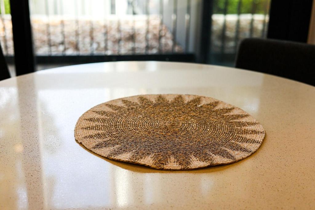 StayAU Convenient Apartment with Patio in Box Hill photo 4