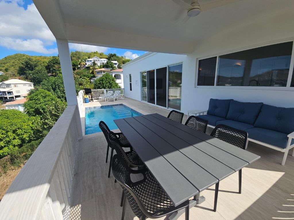 Spectacular Oceanview House with Pool photo 3