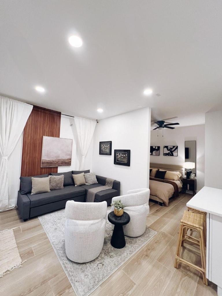 Modern Guesthouse near MCO image