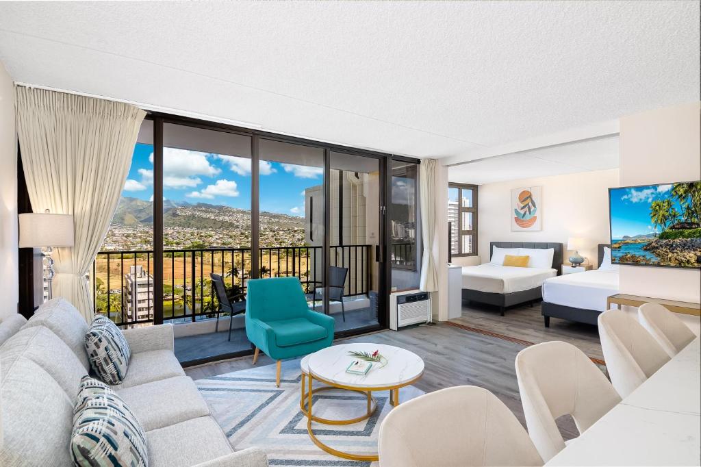Tropical Gem Near Waikiki Beach with Free Parking! image