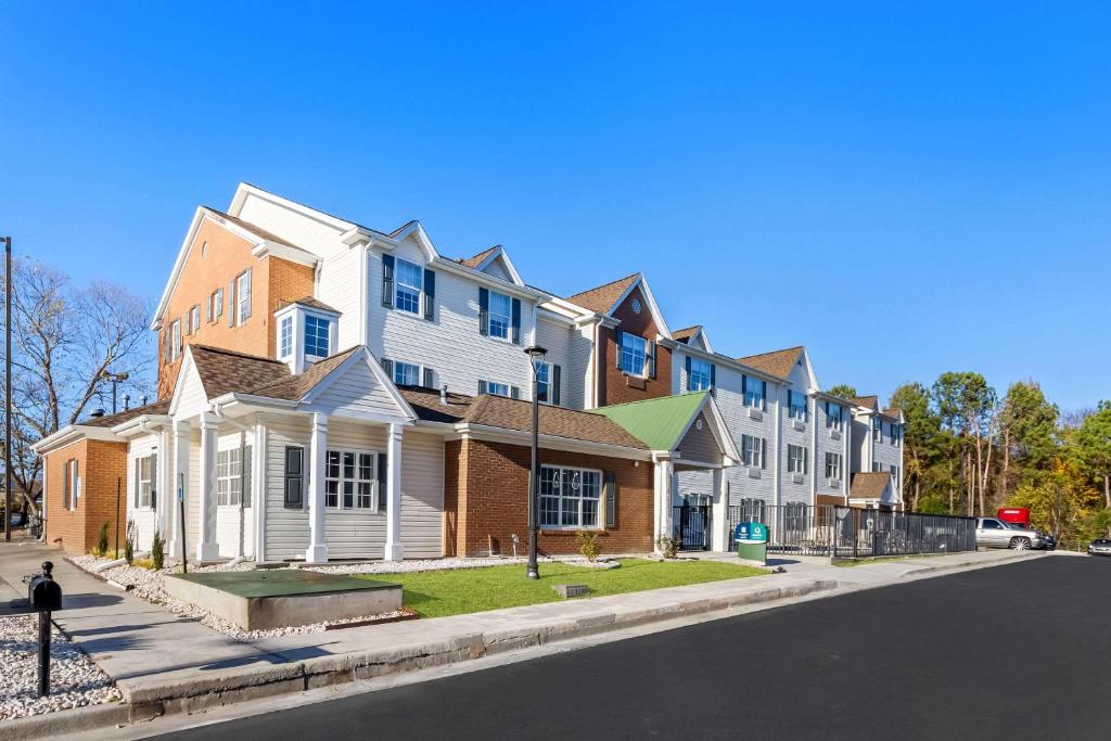 MainStay Suites Columbia Harbison image
