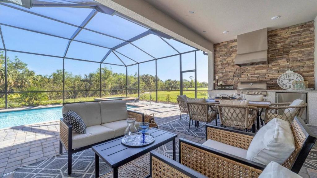 Luxury Contemporary Style House on Charlotte Harbor Area Charlotte County House 5821 image
