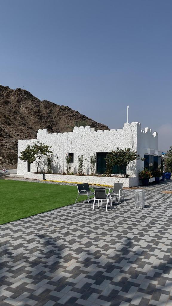Moon night resort photo 1