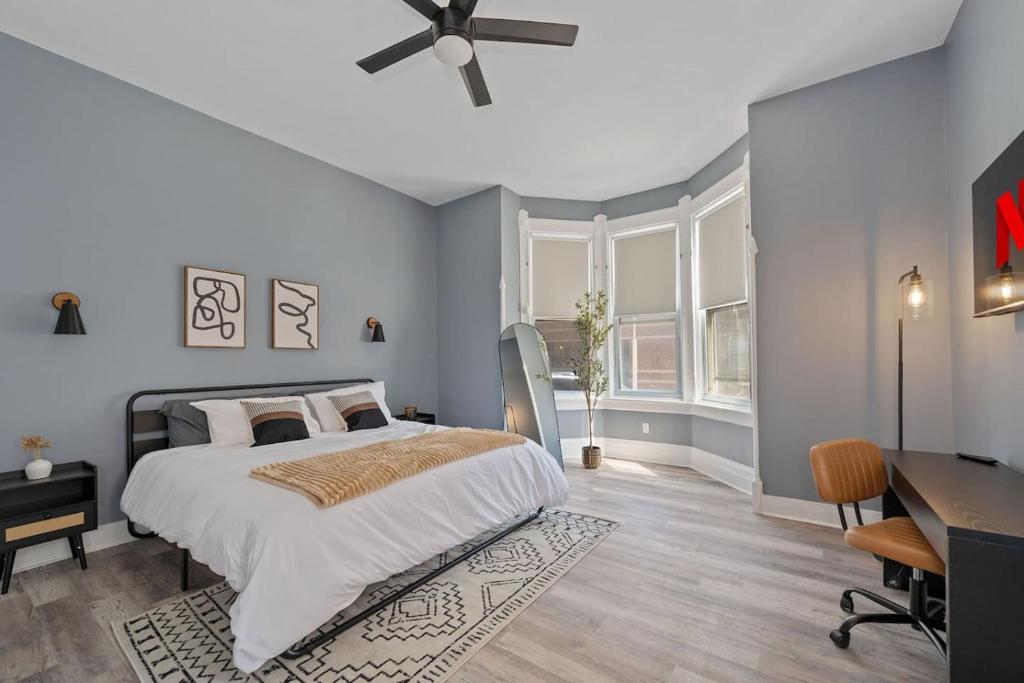 Modern 2BR Apartment | Minutes from UC & Downtown image