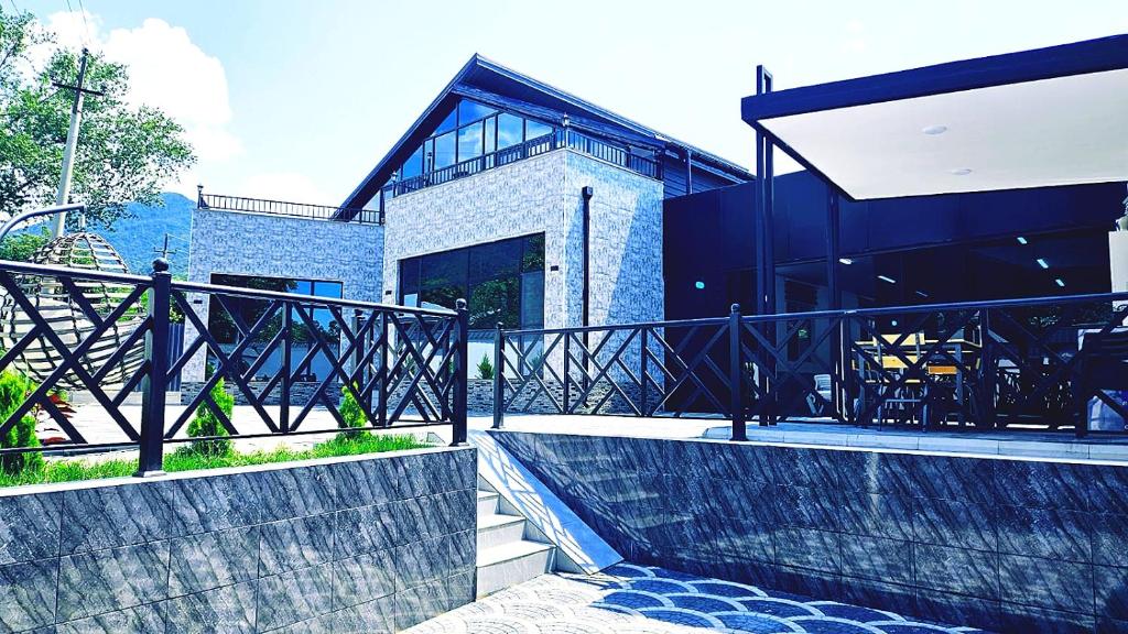 Luxury Milan Mountain Ponoramic Villa, indoor heated pool and jacuzzi with mountain view