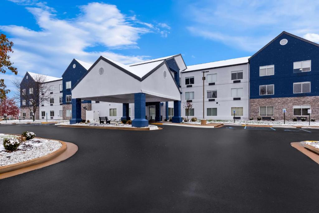 SureStay Plus by Best Western Fenton image
