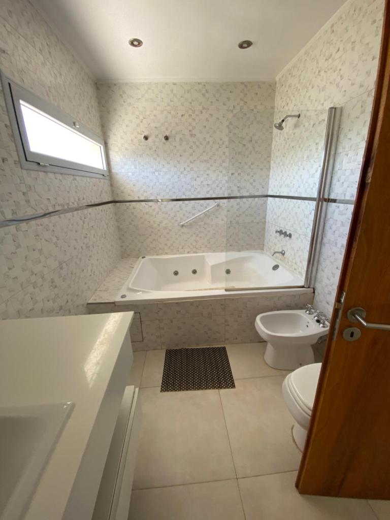 Semipiso la cautiva photo 1