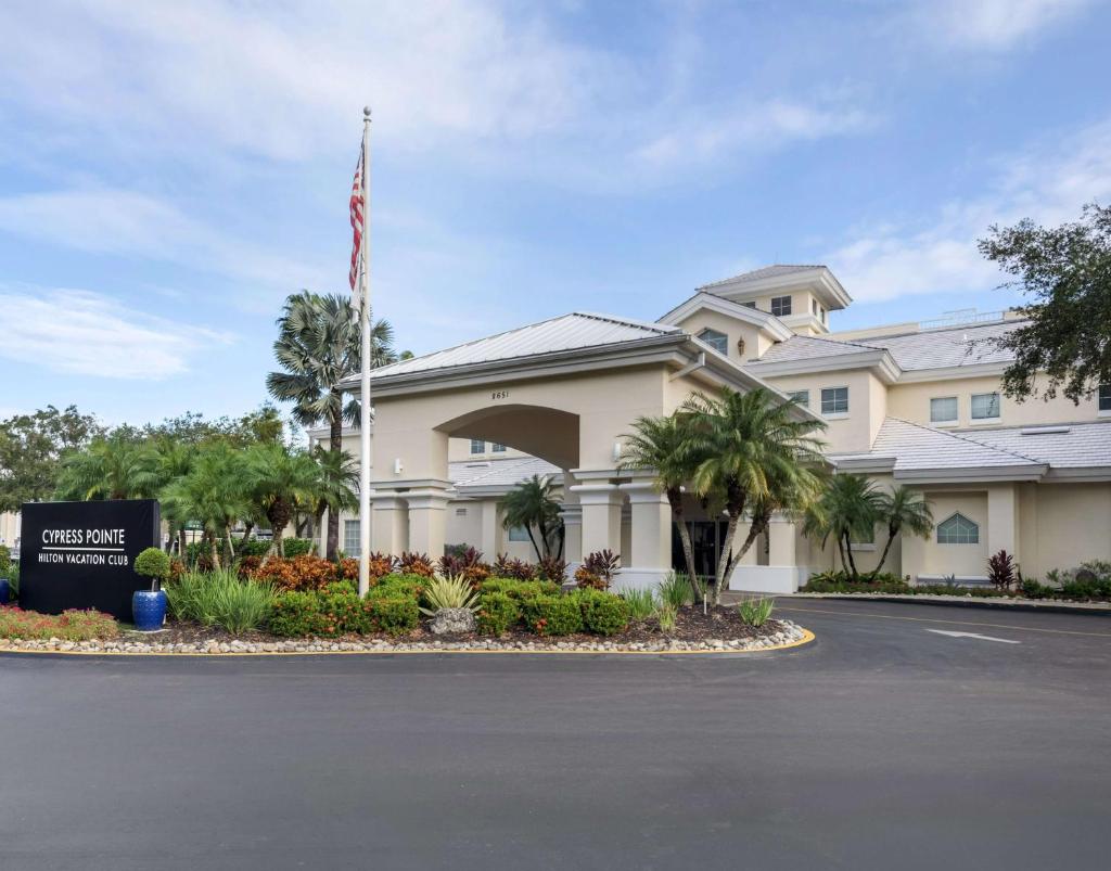 Hilton Vacation Club Cypress Pointe Orlando image
