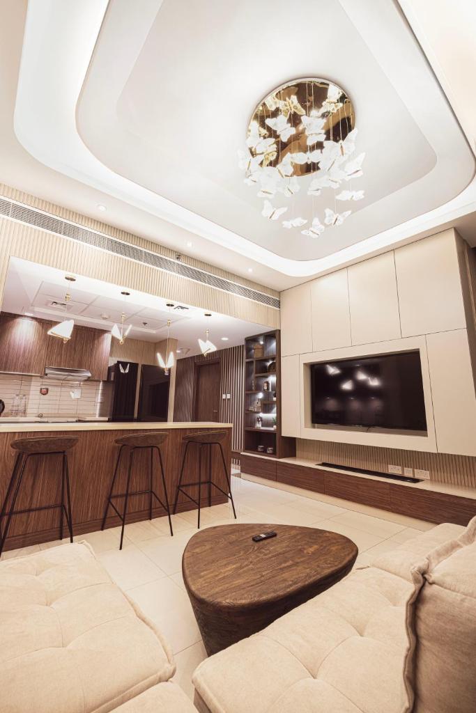 Luxury Huge 1BR apartment by BlueCloud Holidays