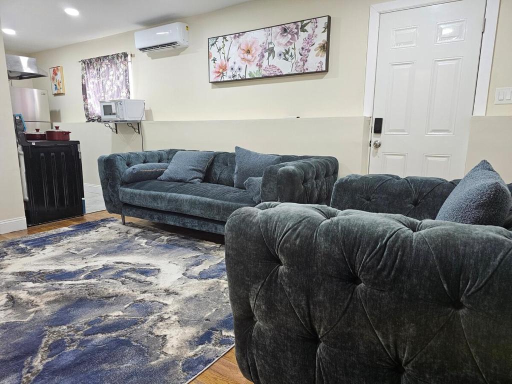 West Babylon Bliss image