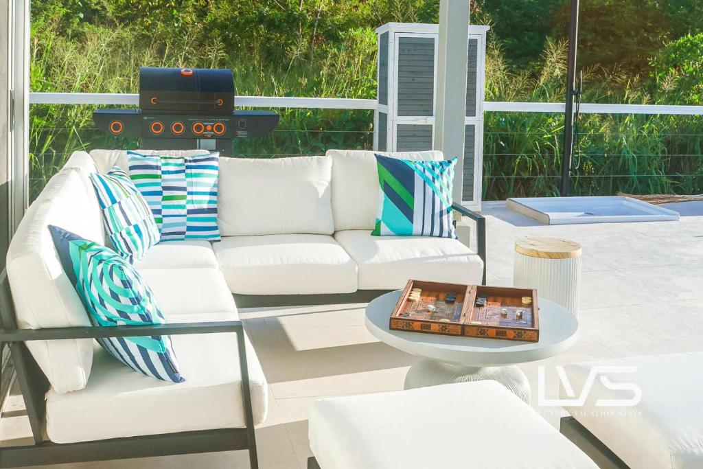 Villa Coby - Exclusive Antigua Retreat in Jolly Harbour photo 3