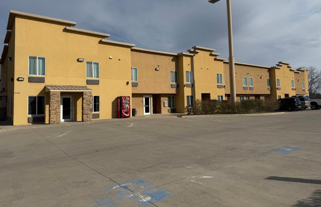 West Worth Inn & Suites White Settlement image