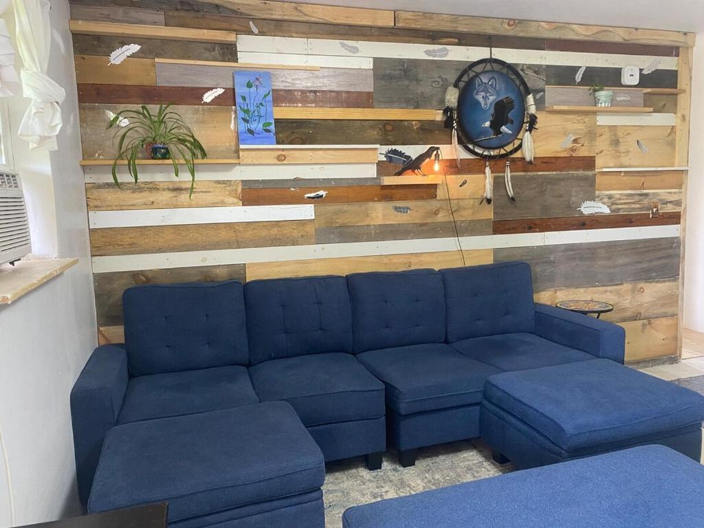 2 bedroom apartment near skiing and attractions image