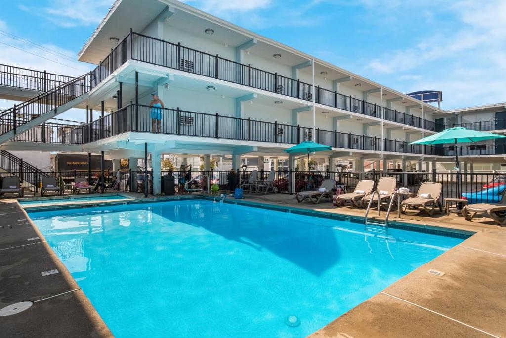 Hotel Cabana Oceanfront/ Boardwalk - Tap to explore photos