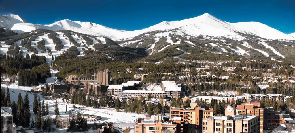 DoubleTree by Hilton Hotel Breckenridge image