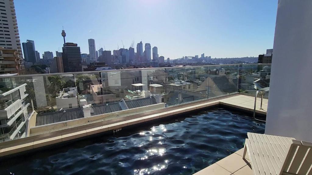Spectacular City Living in Iconic Top of the Town photo 4
